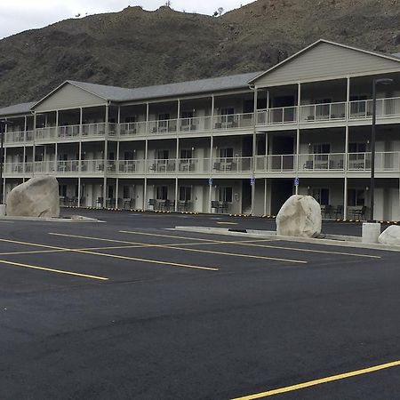 גרדינר Yellowstone Big Rock Inn מראה חיצוני תמונה