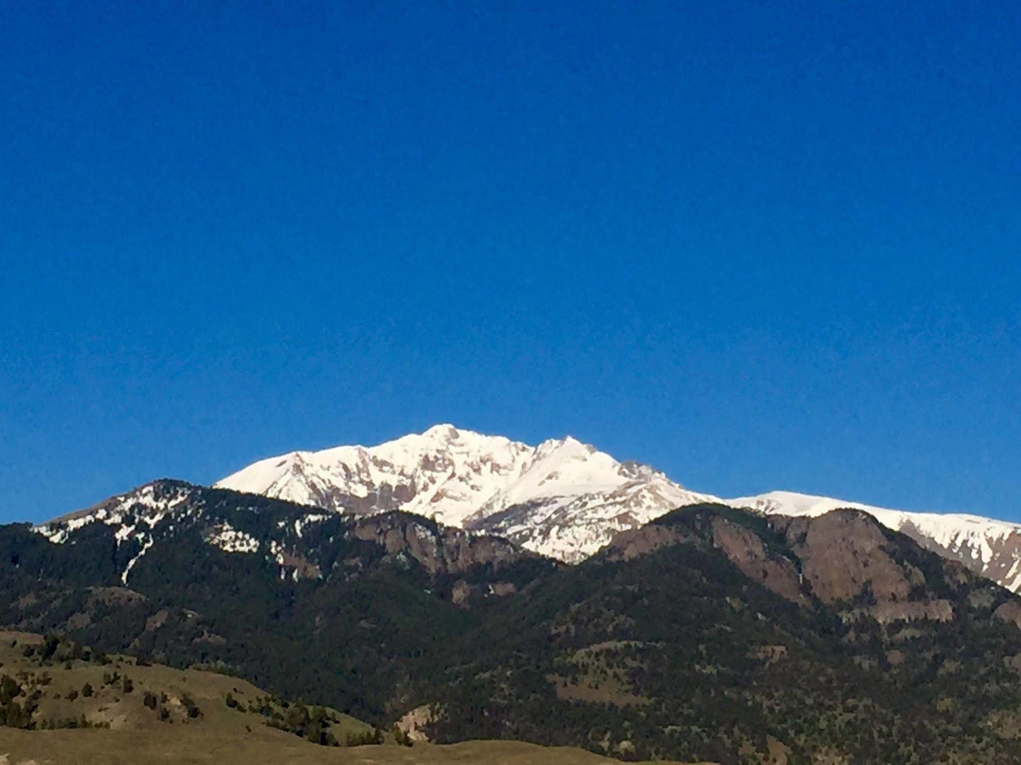 גרדינר Yellowstone Big Rock Inn מראה חיצוני תמונה