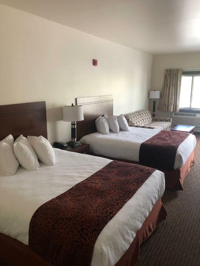 גרדינר Yellowstone Big Rock Inn מראה חיצוני תמונה