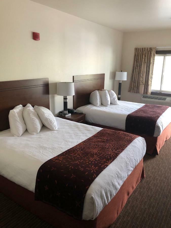 גרדינר Yellowstone Big Rock Inn מראה חיצוני תמונה