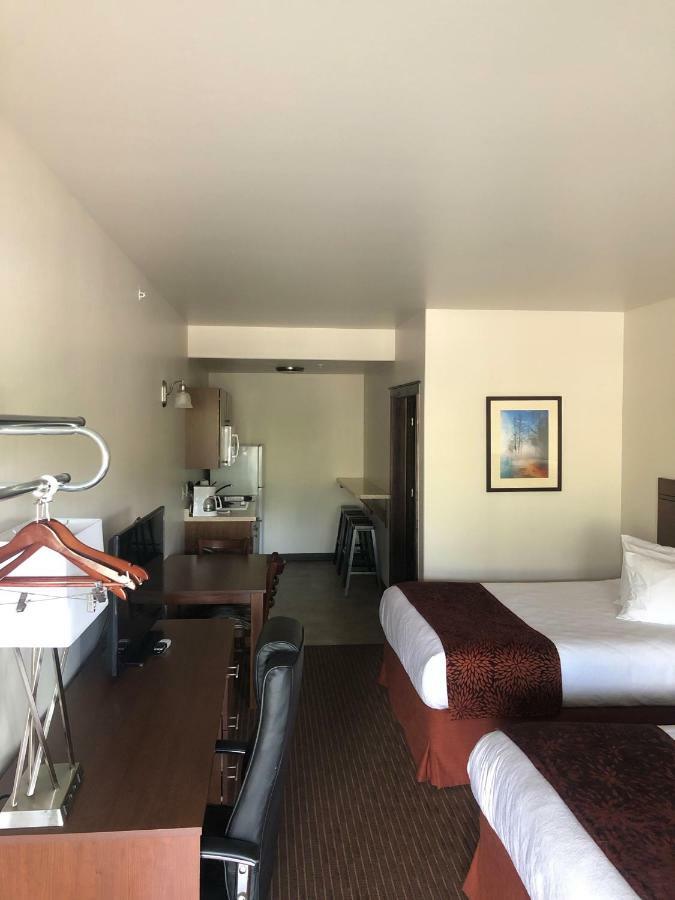גרדינר Yellowstone Big Rock Inn מראה חיצוני תמונה